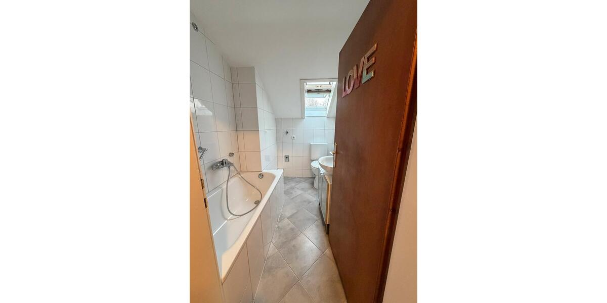 Dachgeschoßwohnung Duisburg Walsum - 1 Zimmer, 58 m&sup2;, 630&euro; | Angebot:26091586