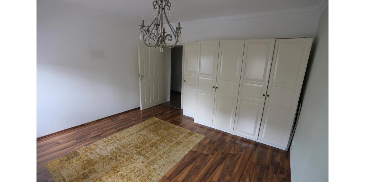 Erdgeschoßwohnung Augsburg Oberhausen - 4 Zimmer, 90 m&sup2;, 1.530&euro; | Angebot:26258732