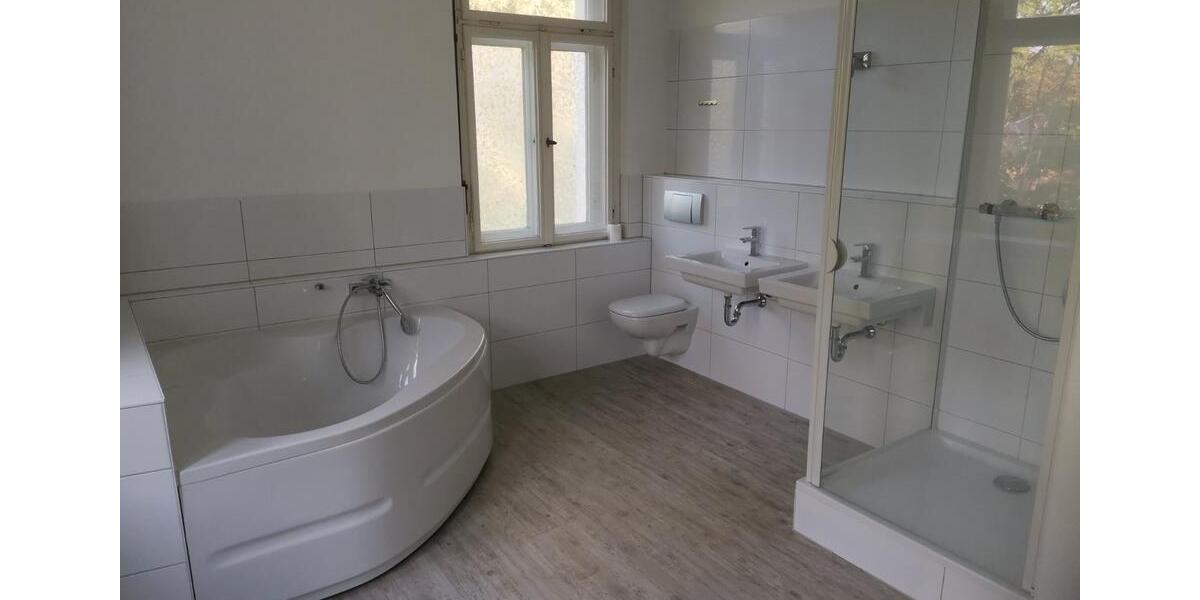 Sehr geräumige 5-Zimmerwohnung in Villa mit großer Terrasse 5 zimmer