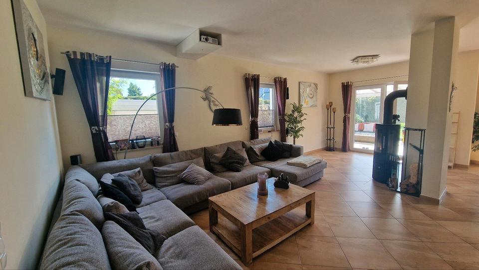 Villa Kleinmachnow - 6 Zimmer, 182 m&sup2;, 2.500&euro; | Angebot:26554802