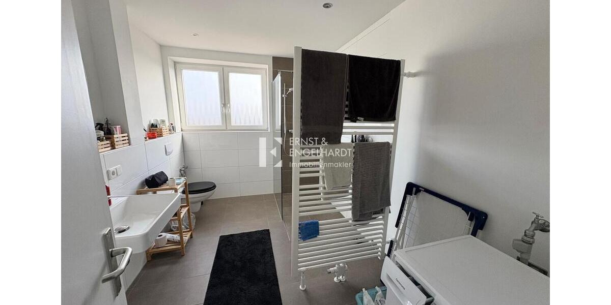Dachgeschoßwohnung Kitzingen - 3.5 Zimmer, 110 m&sup2;, 1.100&euro; | Angebot:25540030