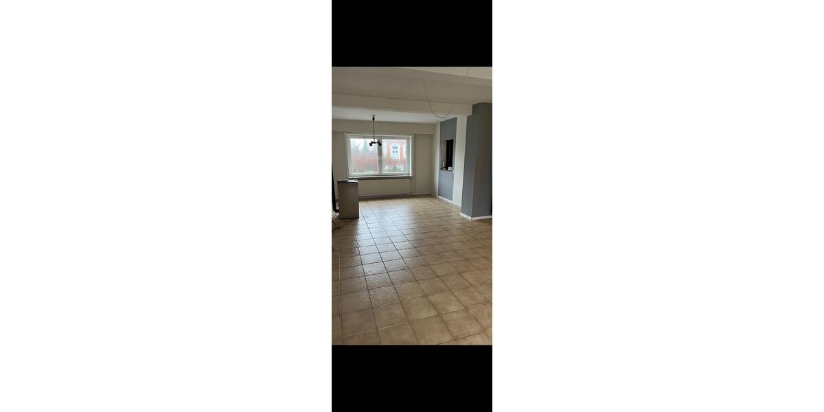 Erdgeschoßwohnung Cadenberge - 7 Zimmer, 160 m&sup2;, 1.120&euro; | Angebot:25427714