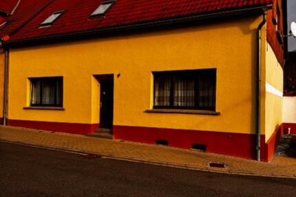 Großes Wohnhaus mit Gaten in Zentraler Lage 5 zimmer