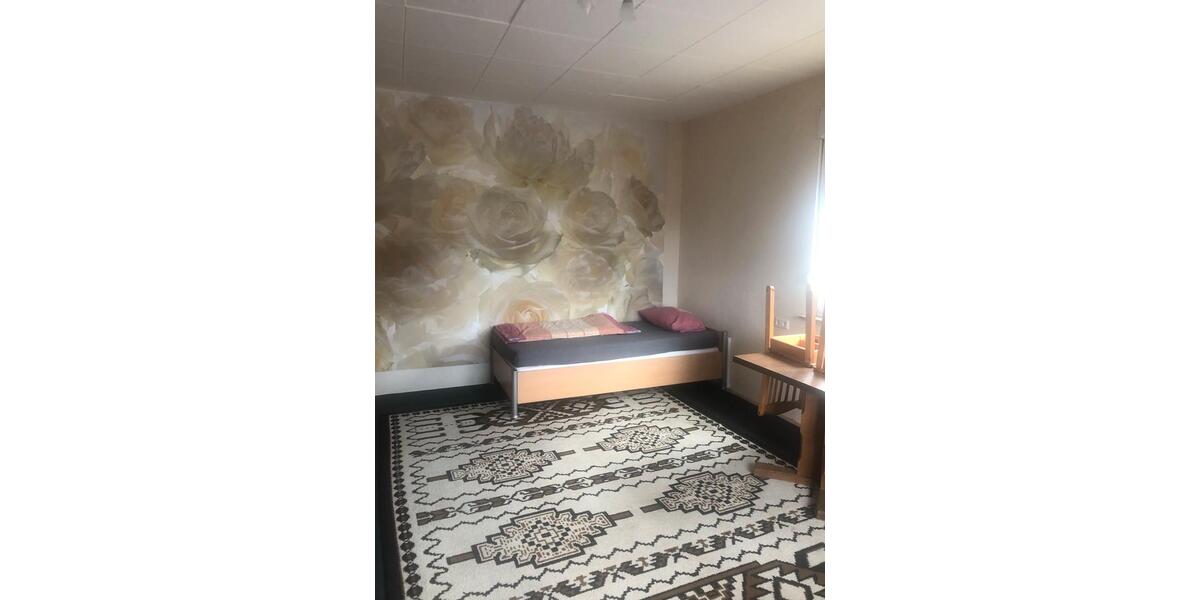 Wohnen auf Zeit Albstadt Gemarkung Onstmettingen - 8 Zimmer, 20 m&sup2;, 20&euro; | Angebot:26251925