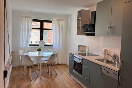 WG Zimmer in 5er-Mädels-WG - safe space | voll möbliert 5 zimmer