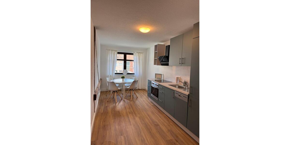 WG Zimmer in 5er-Mädels-WG - safe space | voll möbliert 5 zimmer