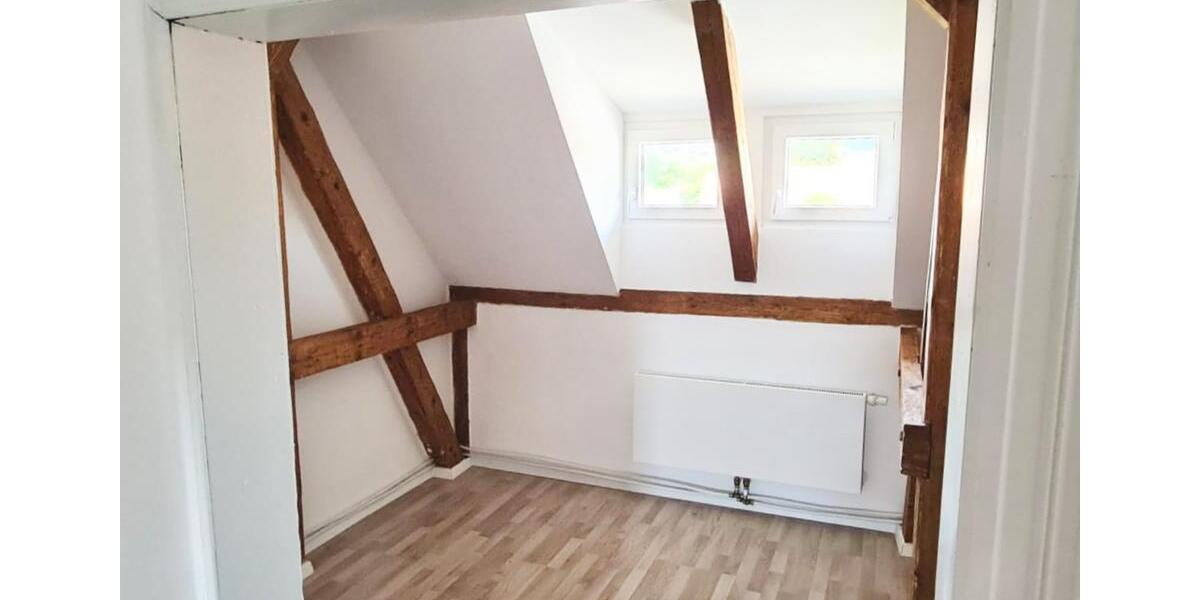 Dachgeschoßwohnung Einbeck - 4 Zimmer, 85 m&sup2;, 590&euro; | Angebot:25779790