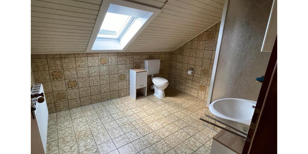 Dachgeschoßwohnung Elztal - 3 Zimmer, 700&euro; | Angebot:23086849