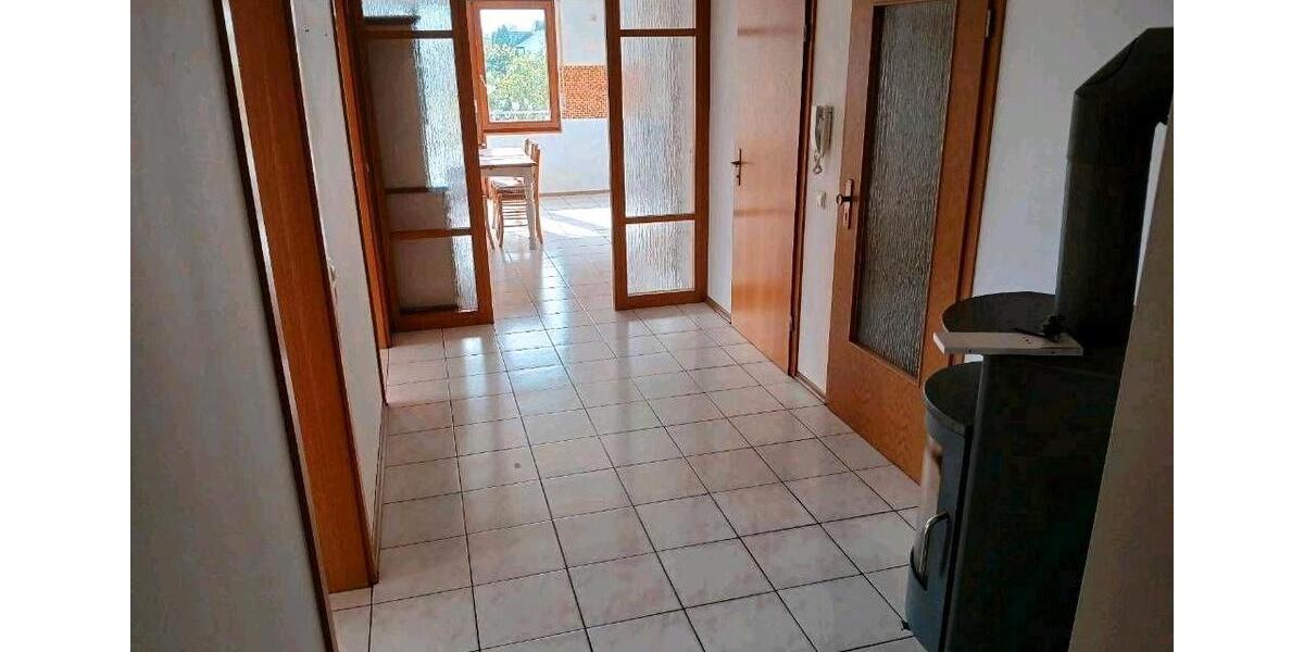 Dachgeschoßwohnung Rottenburg am Neckar - 3 Zimmer, 98 m&sup2;, 900&euro; | Angebot:26496481