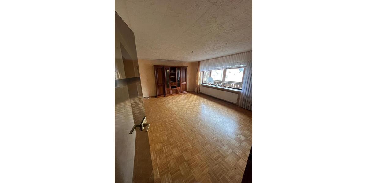 Etagenwohnung Hofgeismar - 2 Zimmer, 82 m&sup2;, 950&euro; | Angebot:25756787