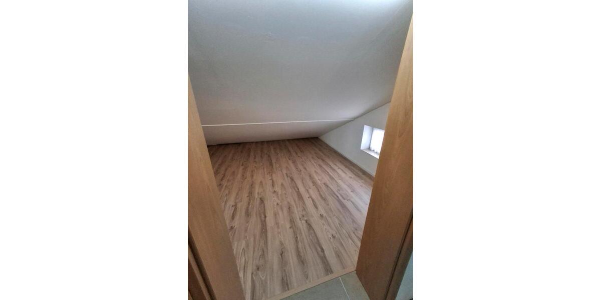 Etagenwohnung Schwalbach - 3 Zimmer, 85 m&sup2;, 780&euro; | Angebot:23598153