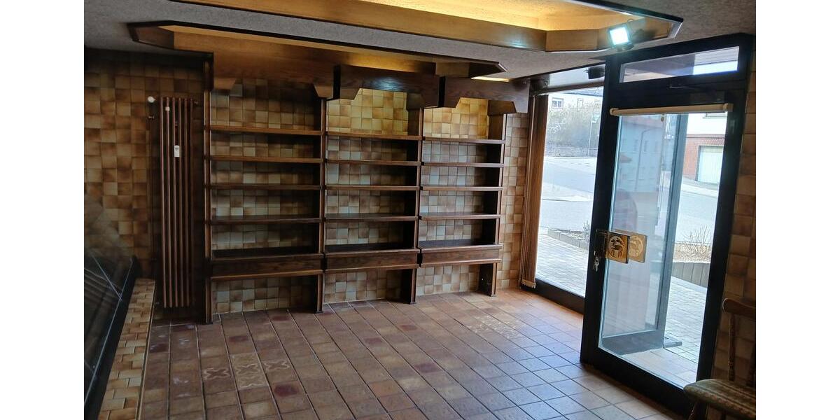 Vielseitiges Ladenlokal mit Theken, Kühl- und Lagerraum in Nonnweiler zimmer