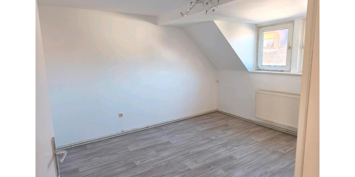 Dachgeschoßwohnung Meinhard - 2.5 Zimmer, 63 m&sup2;, 490&euro; | Angebot:26400043
