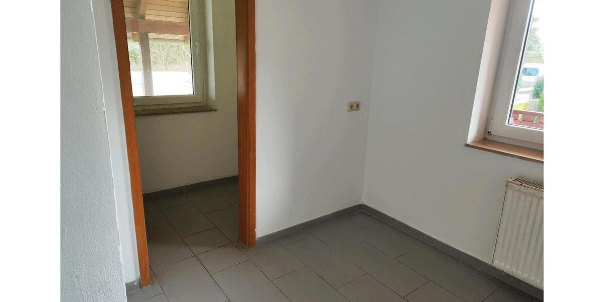Erdgeschoßwohnung Gifhorn - 4 Zimmer, 100 m&sup2;, 1.300&euro; | Angebot:26019363