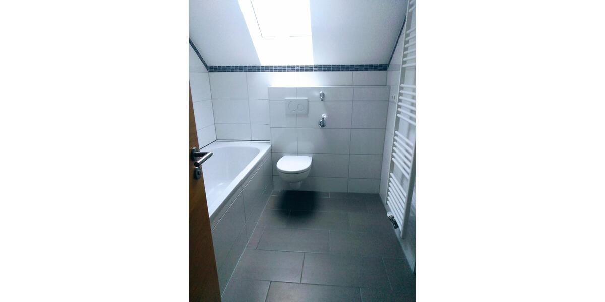 Dachgeschoßwohnung Rottenburg an der Laaber - 3 Zimmer, 90 m&sup2;, 930&euro; | Angebot:25365843