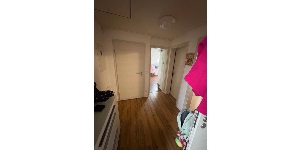 Dachgeschoßwohnung Kirchardt - 3.5 Zimmer, 64 m&sup2;, 670&euro; | Angebot:26705165
