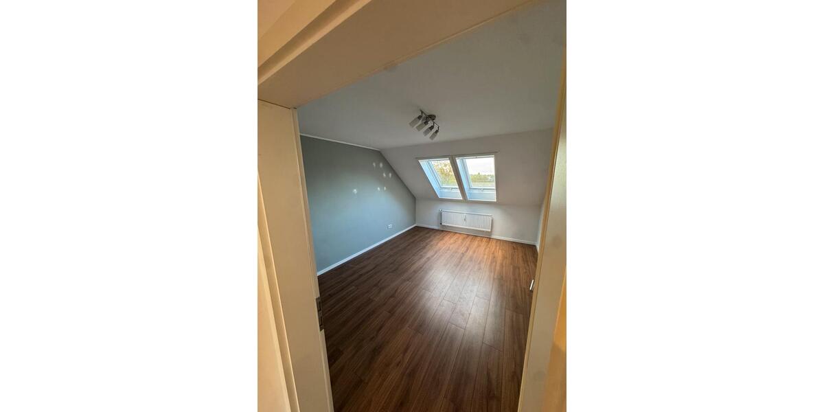 Dachgeschoßwohnung Wolfsburg Alt-Wolfsburg - 3 Zimmer, 65 m&sup2;, 700&euro; | Angebot:26606682