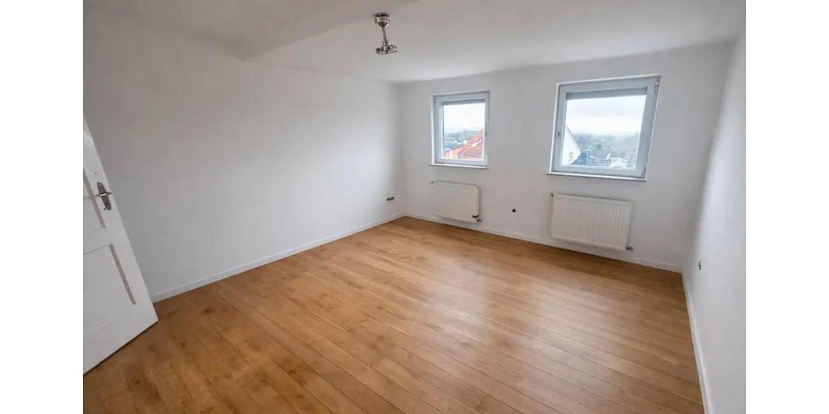 Dachgeschoßwohnung Saarbrücken West - 4 Zimmer, 110 m&sup2;, 750&euro; | Angebot:25118115