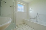 BALKON – WANNEN-DUSCHBAD MIT FENSTER – ROLLOS – SCHÖN GELEGEN - Etagenwohnung Meißen Niederspaar | Angebot:27230317