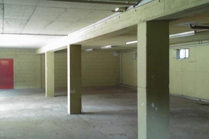 Lagerraum im UG einer kleinen Halle zimmer