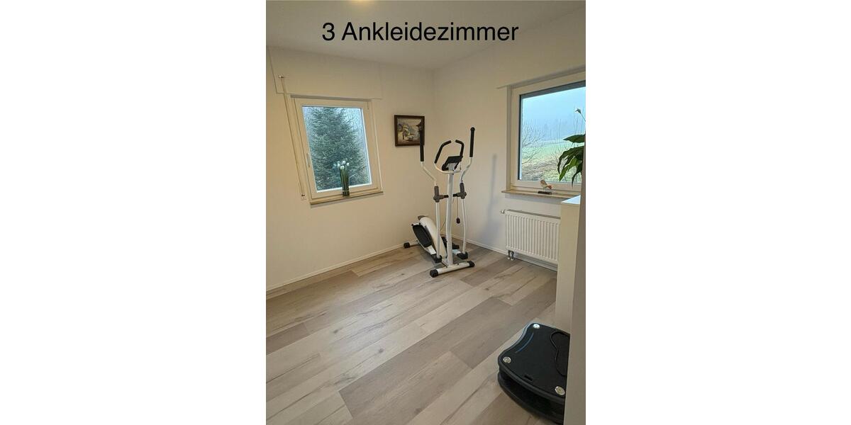 Wohnen auf Zeit Wermelskirchen - 7 Zimmer, 187 m&sup2;, 1.950&euro; | Angebot:26537221