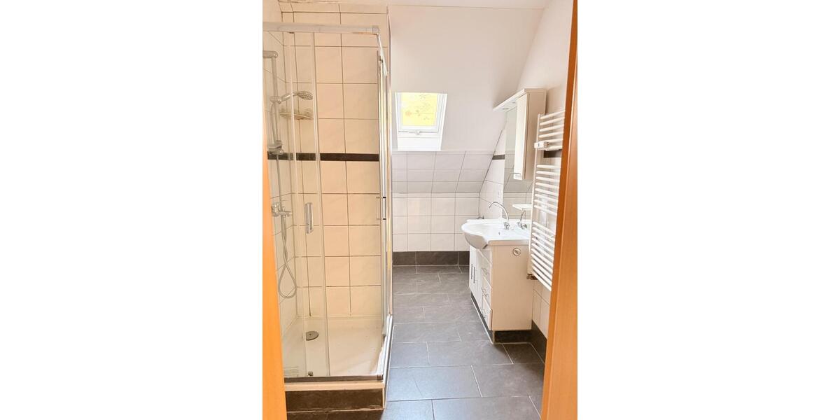 Dachgeschoßwohnung Ronshausen - 3 Zimmer, 70 m&sup2;, 700&euro; | Angebot:26243014