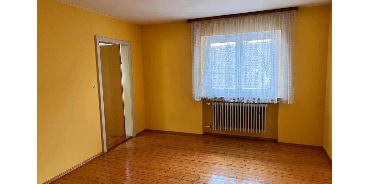 Einfamilienhaus Hagenbüchach - 9 Zimmer, 140 m&sup2;, 950&euro; | Angebot:26048197