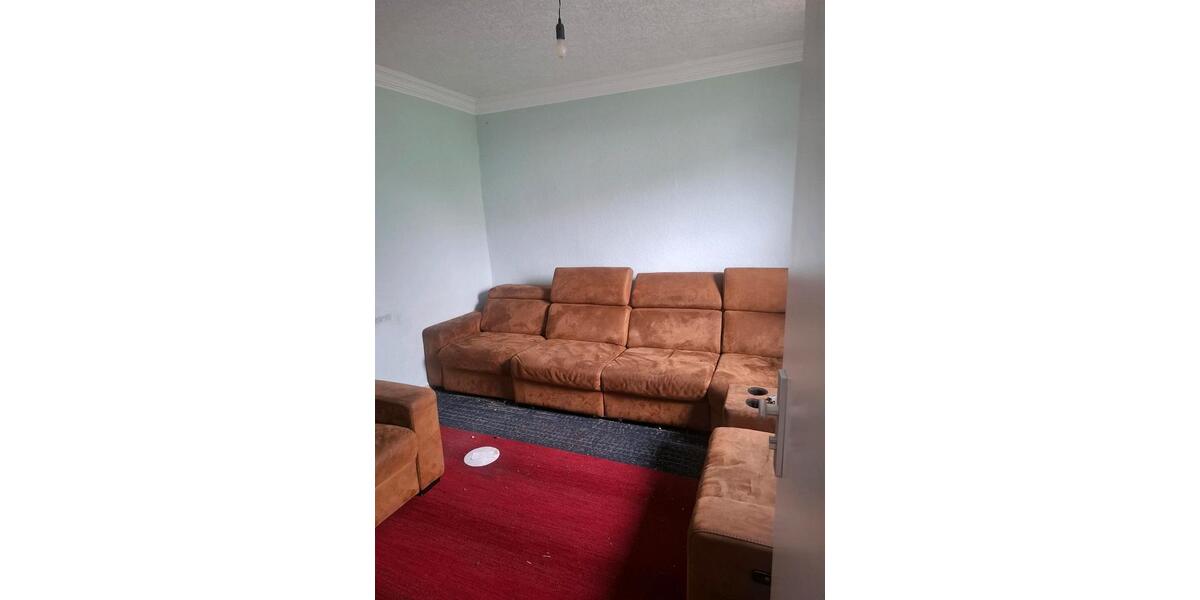 Etagenwohnung Frechen - 7 Zimmer, 150 m&sup2;, 2.200&euro; | Angebot:26498588