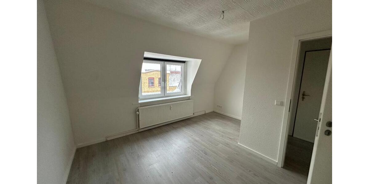 Dachgeschoßwohnung Flensburg - 2 Zimmer, 35 m&sup2;, 430&euro; | Angebot:24494437