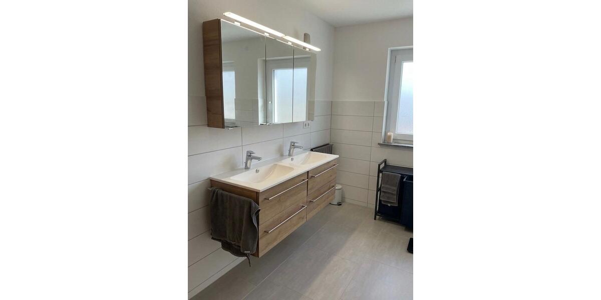 Etagenwohnung Neresheim - 4 Zimmer, 145 m&sup2;, 1.450&euro; | Angebot:26007781