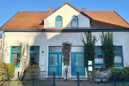 Altbaucharme auf zwei Ebenen – mitten in Oldenburg, EBK inklusive! 2 zimmer