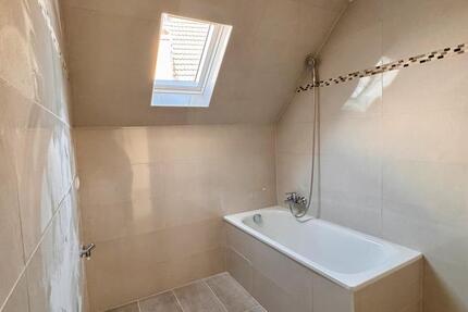 Moderne, kernsanierte Wohnung, Erstbezug nach Komplettsanierung! 3 zimmer