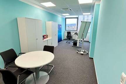 Büro in Leonberg 4.241,25 € 339.3 m² zimmer