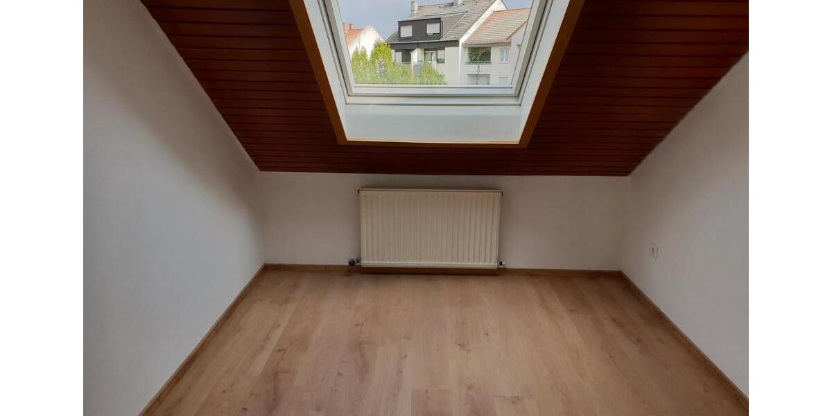 Einfamilienhaus Ludwigshafen am Rhein Mundenheim - 9 Zimmer, 140 m&sup2;, 2.500&euro; | Angebot:25909056