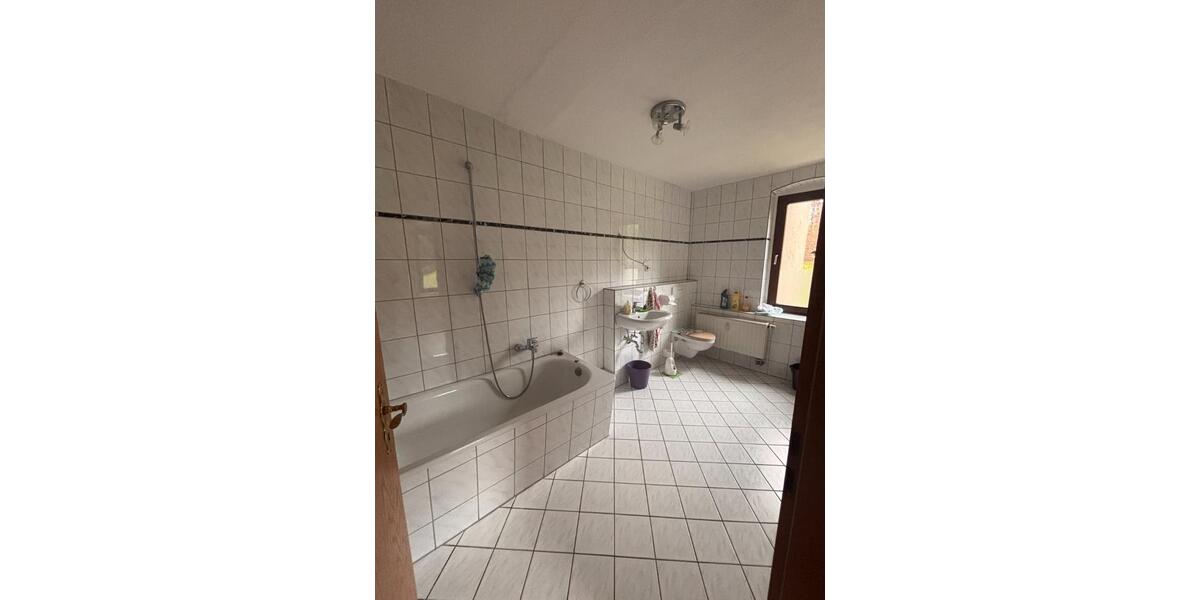 Erdgeschoßwohnung Lunzenau - 3 Zimmer, 62 m&sup2;, 310&euro; | Angebot:23779157