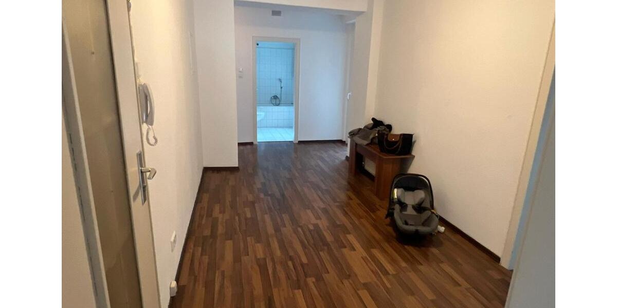 Etagenwohnung Duisburg - 3 Zimmer, 110 m&sup2;, 1.096&euro; | Angebot:26310453