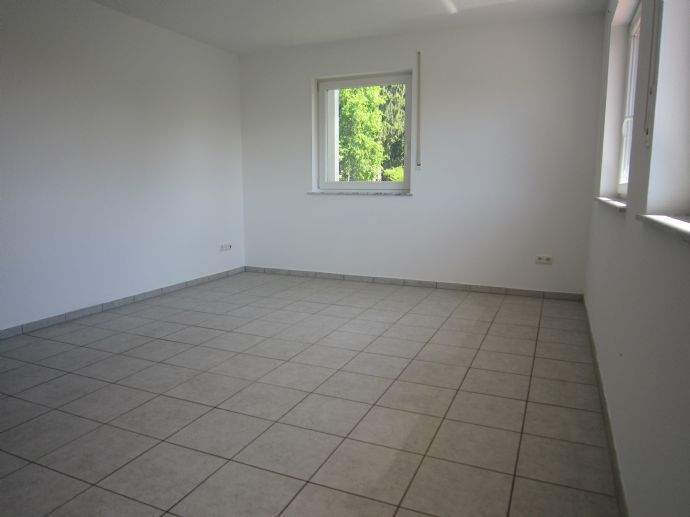 Etagenwohnung Waldkraiburg - 4 Zimmer, 100 m&sup2;, 960&euro; | Angebot:26751192