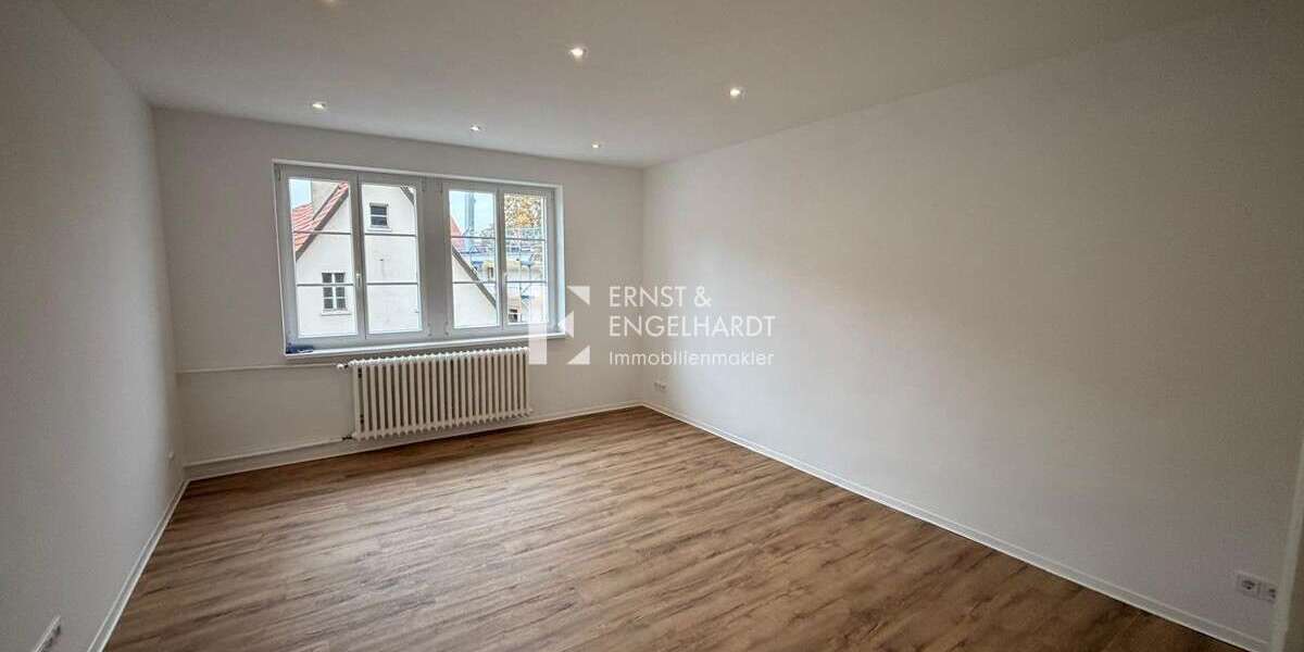 Etagenwohnung Kitzingen - 2 Zimmer, 90 m&sup2;, 900&euro; | Angebot:23820363
