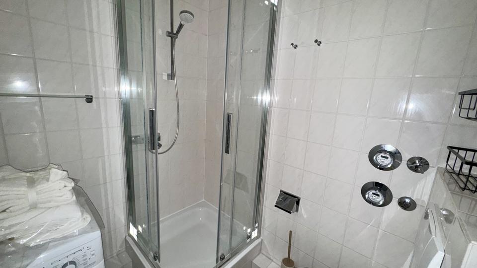 Etagenwohnung Wiesbaden Biebrich - 1.5 Zimmer, 39 m&sup2;, 900&euro; | Angebot:26442083