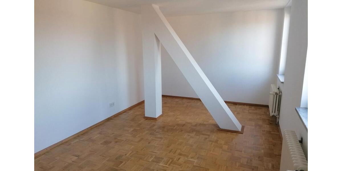 Dachgeschoßwohnung Sangerhausen - 2 Zimmer, 73 m&sup2;, 500&euro; | Angebot:26476536
