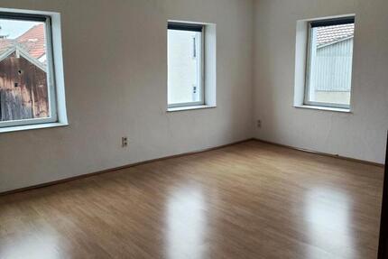 5 Zi. Wohnung in Schwanenkirchen zu vermieten zimmer