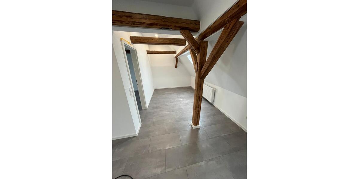 Dachgeschoßwohnung Rottweil - 3.5 Zimmer, 120 m&sup2;, 1.090&euro; | Angebot:26416023