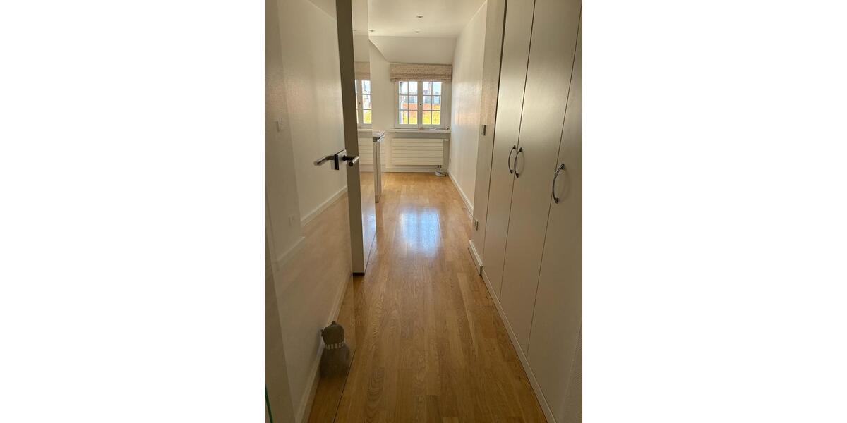 Dachgeschoßwohnung Coburg - 3 Zimmer, 100 m&sup2;, 1.250&euro; | Angebot:26413743