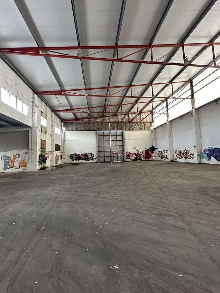 Lager - und Produktionshalle im Gewerbegebiet - Top Verkehrsanbindung