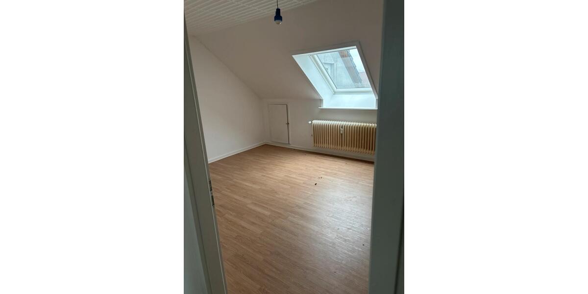 Dachgeschoßwohnung Neustadt am Rübenberge - 2.5 Zimmer, 80 m&sup2;, 650&euro; | Angebot:24950760