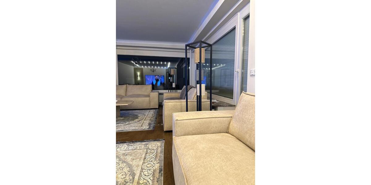 Einfamilienhaus Seevetal - 5 Zimmer, 350 m&sup2;, 2.500&euro; | Angebot:25876035