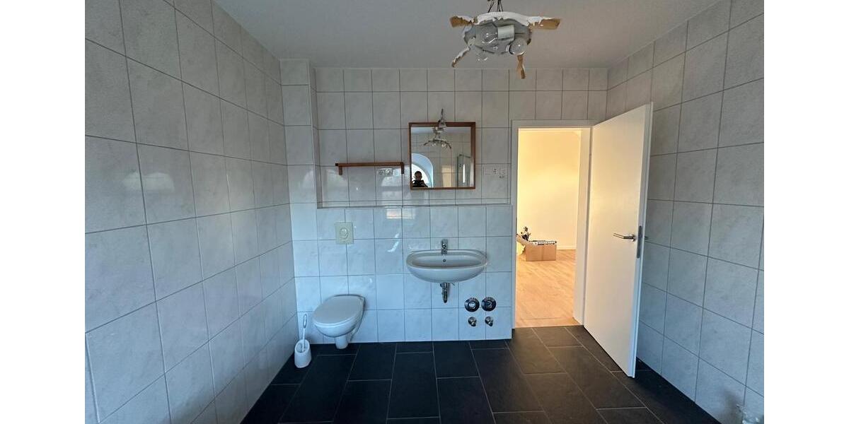 Dachgeschoßwohnung Wiehl - 2 Zimmer, 75 m&sup2;, 910&euro; | Angebot:24697644