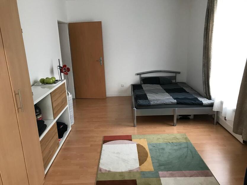 Möbliertes WG-Zimmer in 3er WG Nähe Olympiapark in Schwabing West