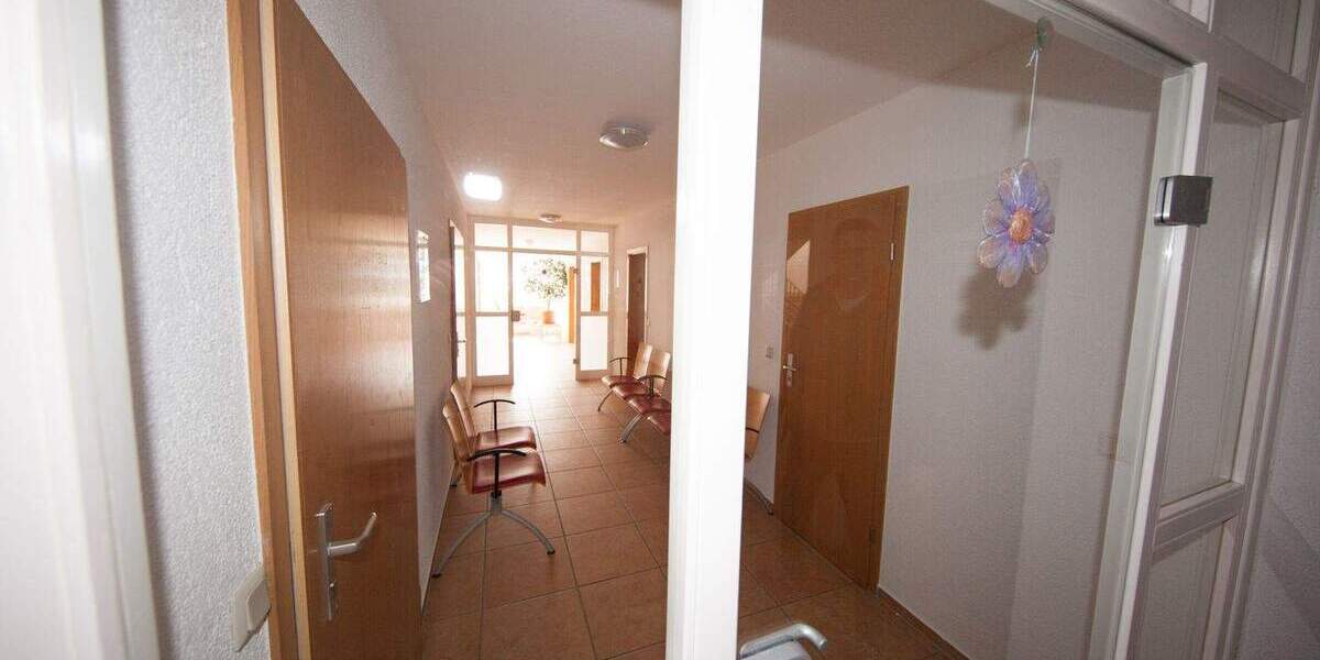 Gewerbeobjekt Hildburghausen - 6 Zimmer, 140 m&sup2;, 900&euro; | Angebot:25746303