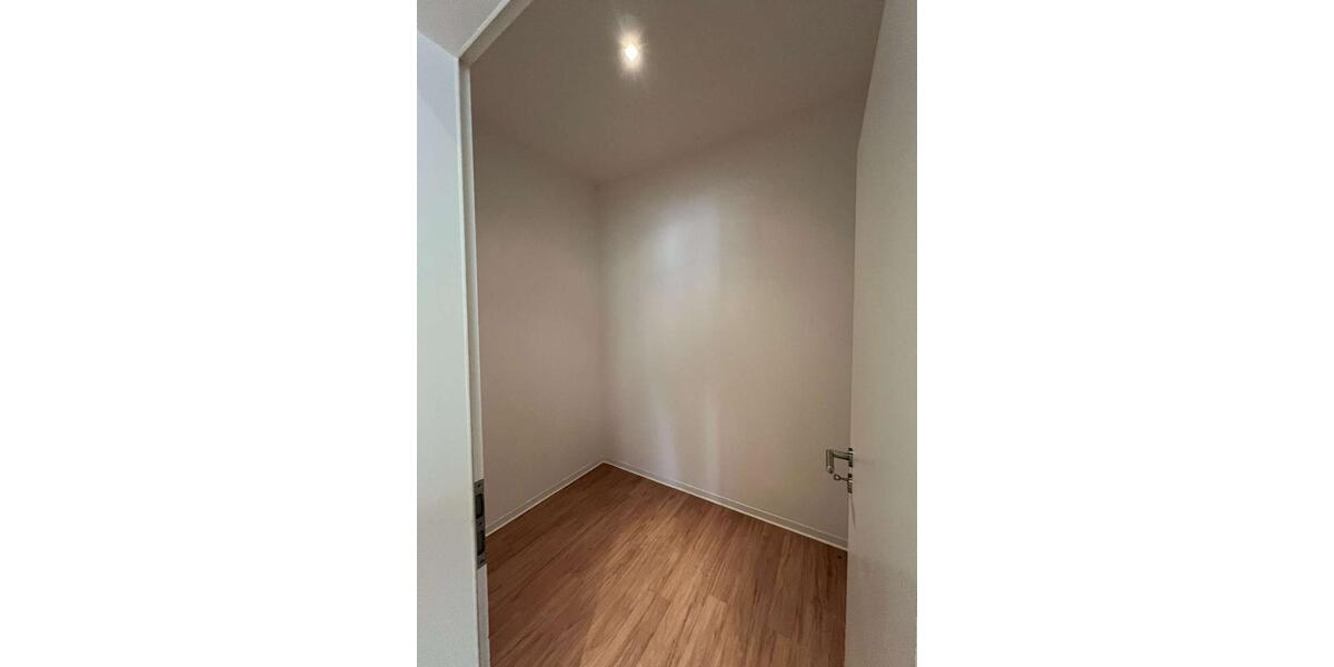 Etagenwohnung Köln Lindenthal - 3 Zimmer, 115 m&sup2;, 1.670&euro; | Angebot:25646825